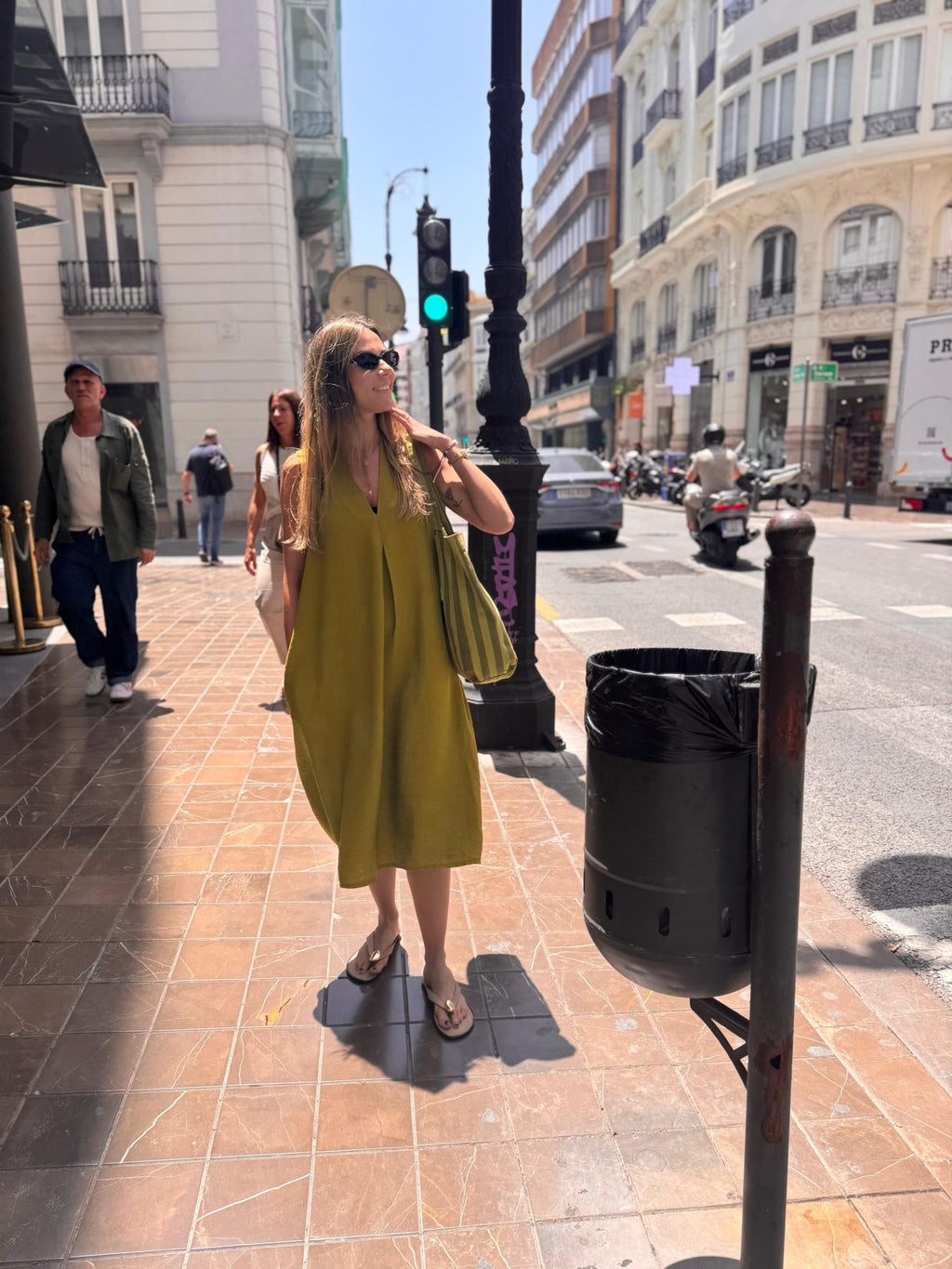 VESTIDO MIDI PICO FRUNCE