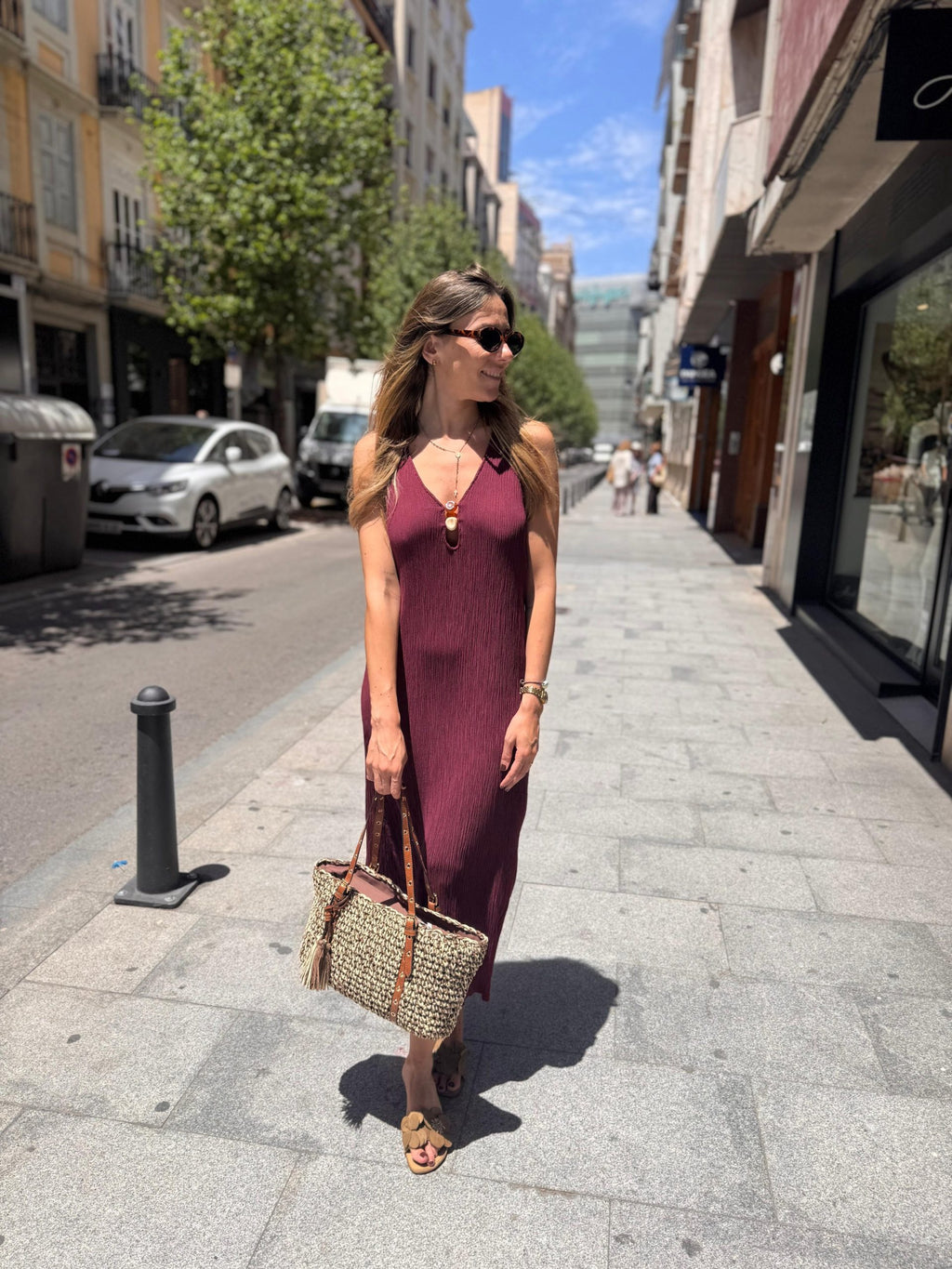 VESTIDO MIDI DETALLE PIEDRAS